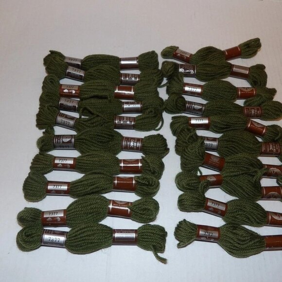 DMC Needlepoint & Crewel Wool Yarn 20 Skeins Color 7377 Green - Picture 1 of 1